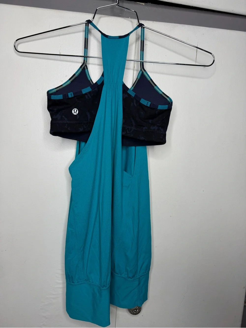 Lululemon C.Y.B. Tank size 4 built in sports bra lot of 7